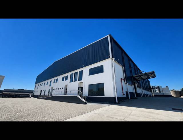 3,743M² WAREHOUSE TO LET IN SPARTAN